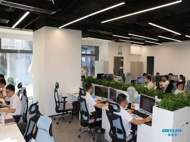 昆明舒适欢乐世界好玩吗