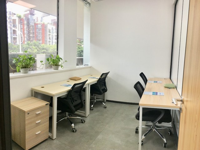 汕尾体育用品硅胶泳衣